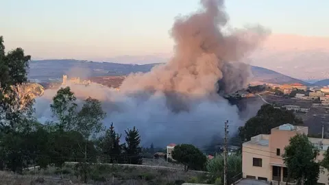 Israeli Bombing Raids Target Southeastern Lebanon
