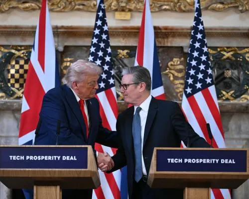 Trump Directs Criticism on Vladimir Putin and Praises UK in Press Conference with Starmer